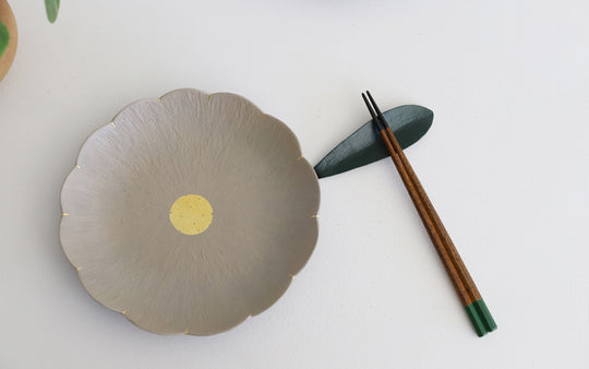 Otchil Flower Plate - Beige