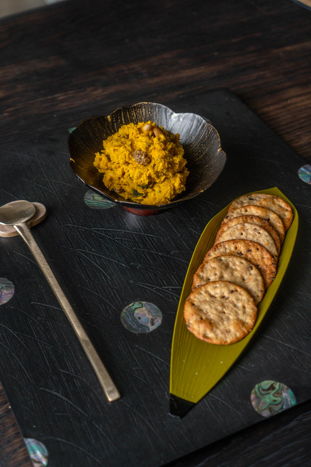 [PRE-ORDER] Mother of Pearl Droplet on the Lacquered Placemat