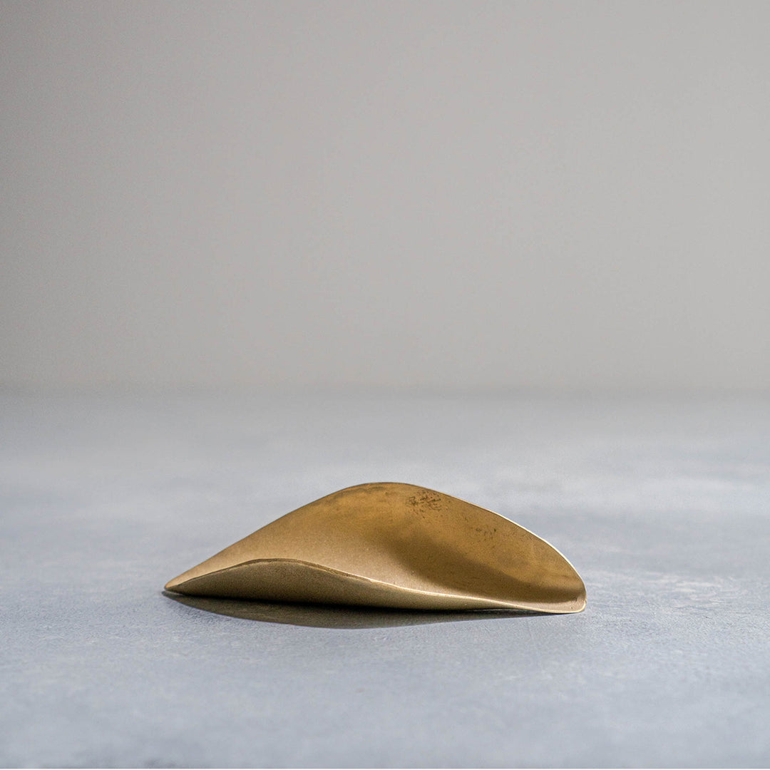 Tea leaf plate (Brass / Silver plated brass)