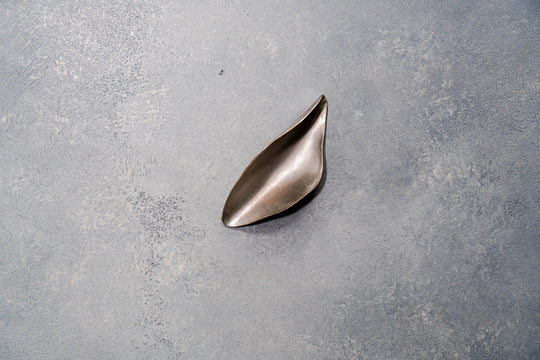 Tea leaf plate (Brass / Silver plated brass)