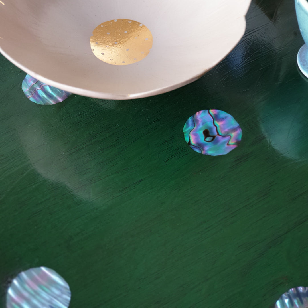[PRE-ORDER] Mother of Pearl Droplet on the Lacquered Placemat