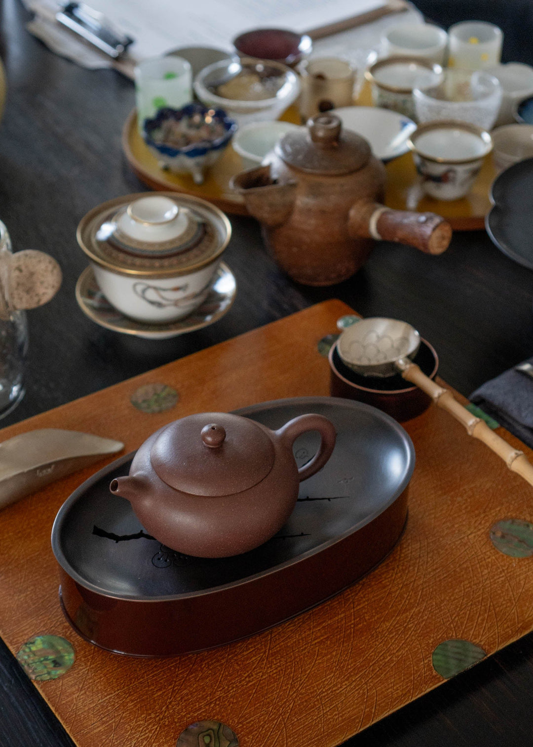 tea pot and tea cups 