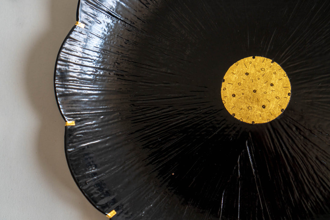 Otchil Flower Plate - Black