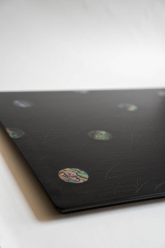 [PRE-ORDER] Mother of Pearl Droplet on the Lacquered Placemat